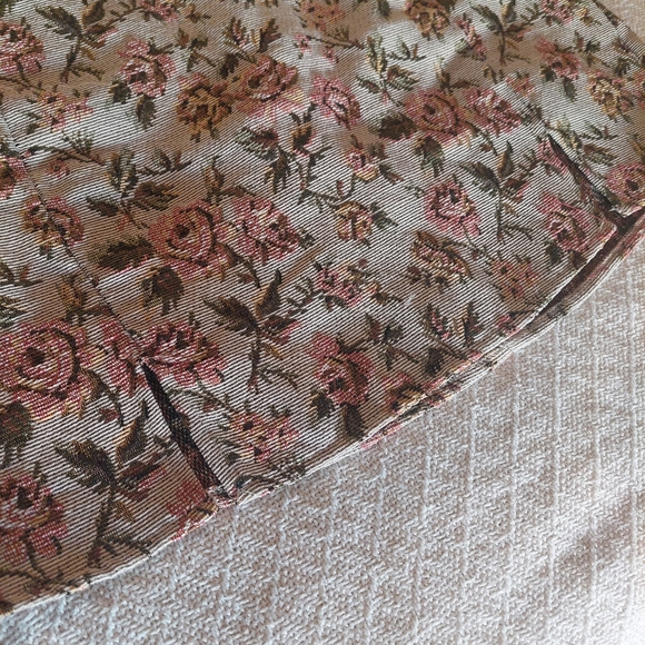 SHEIN Pink Floral Mini Skirt - Picture 2 of 7